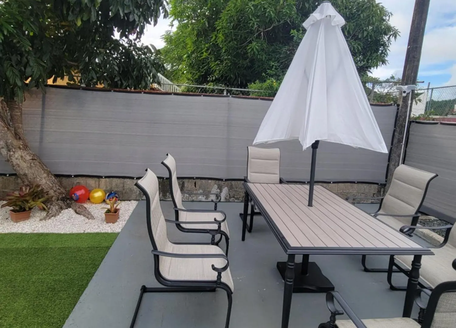 Black And White Vacation Home Ceiba